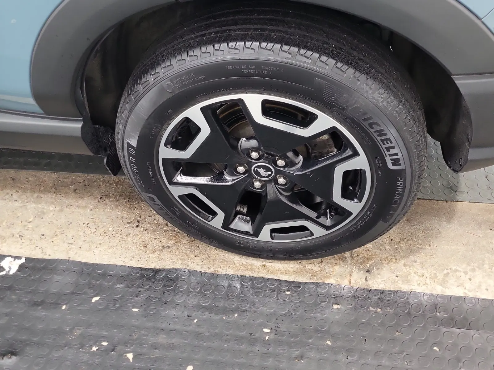 Left Rear Wheel/Tire Photo
