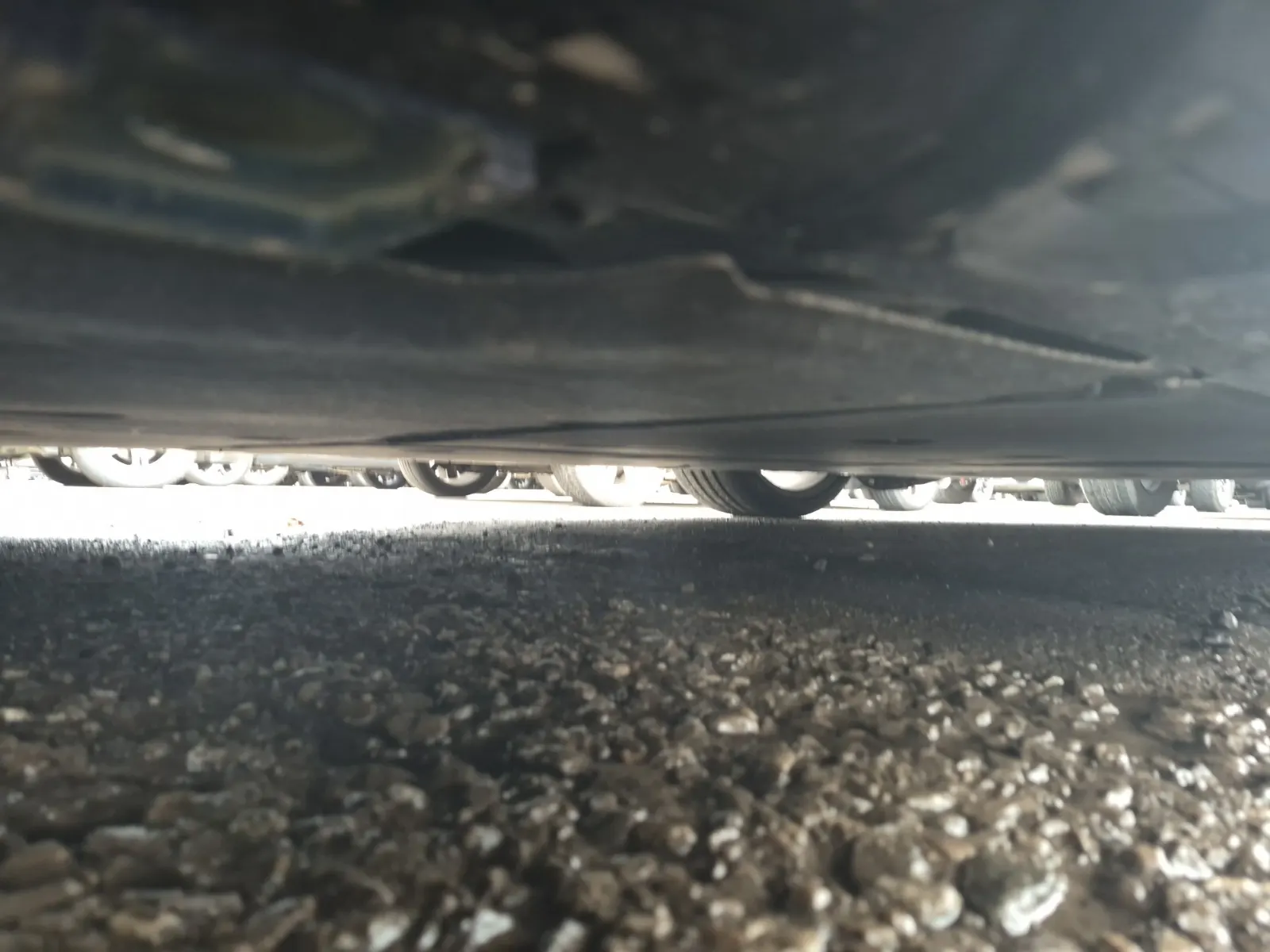 Undercarriage - Passenger Photo