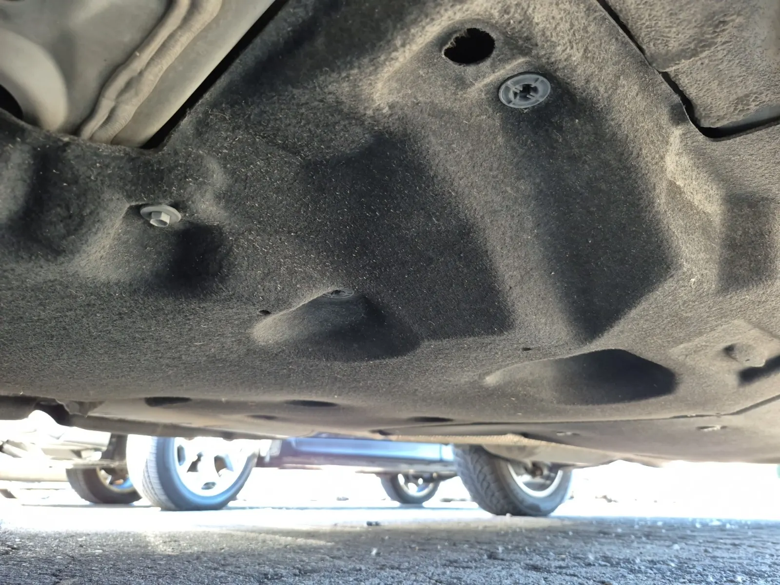 Undercarriage - Driver Photo