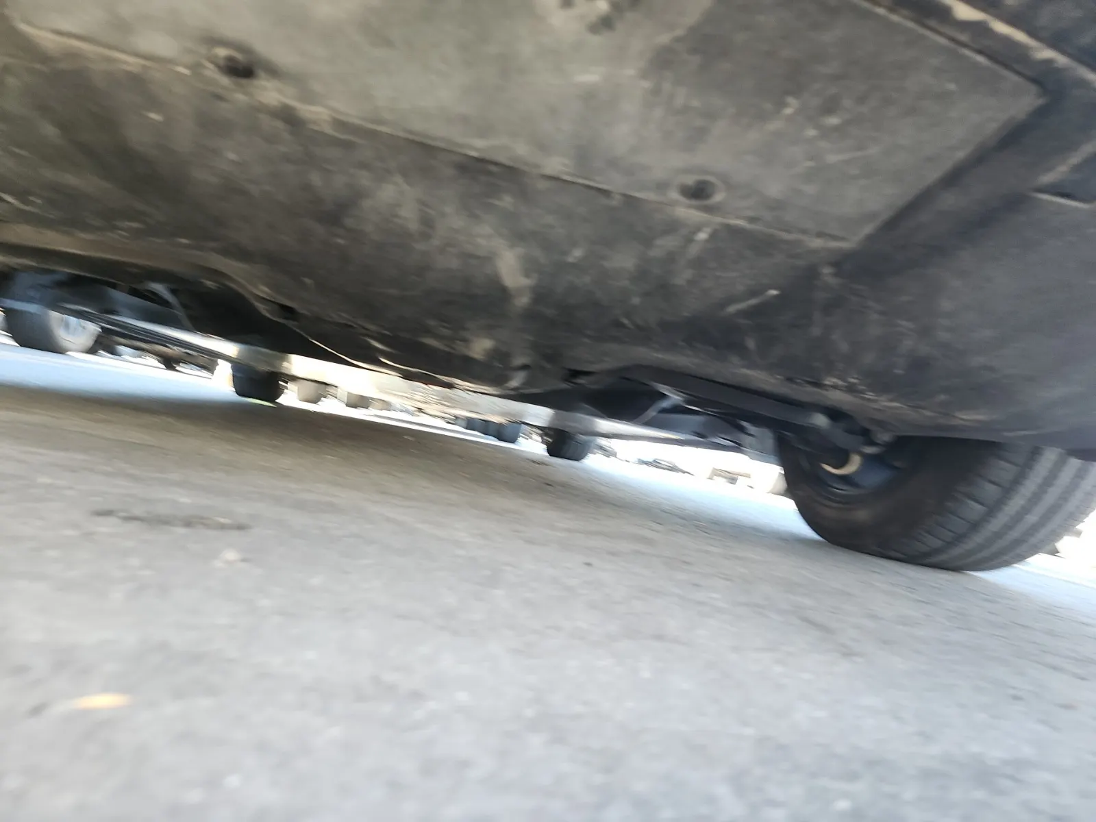 Undercarriage - Rear Photo