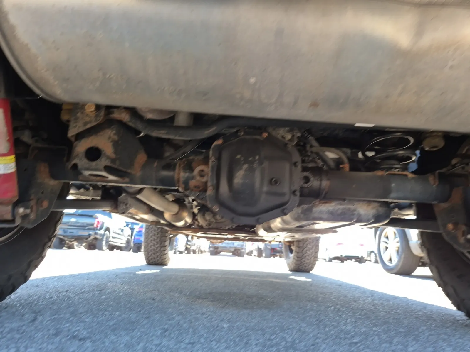 Undercarriage - Rear Photo