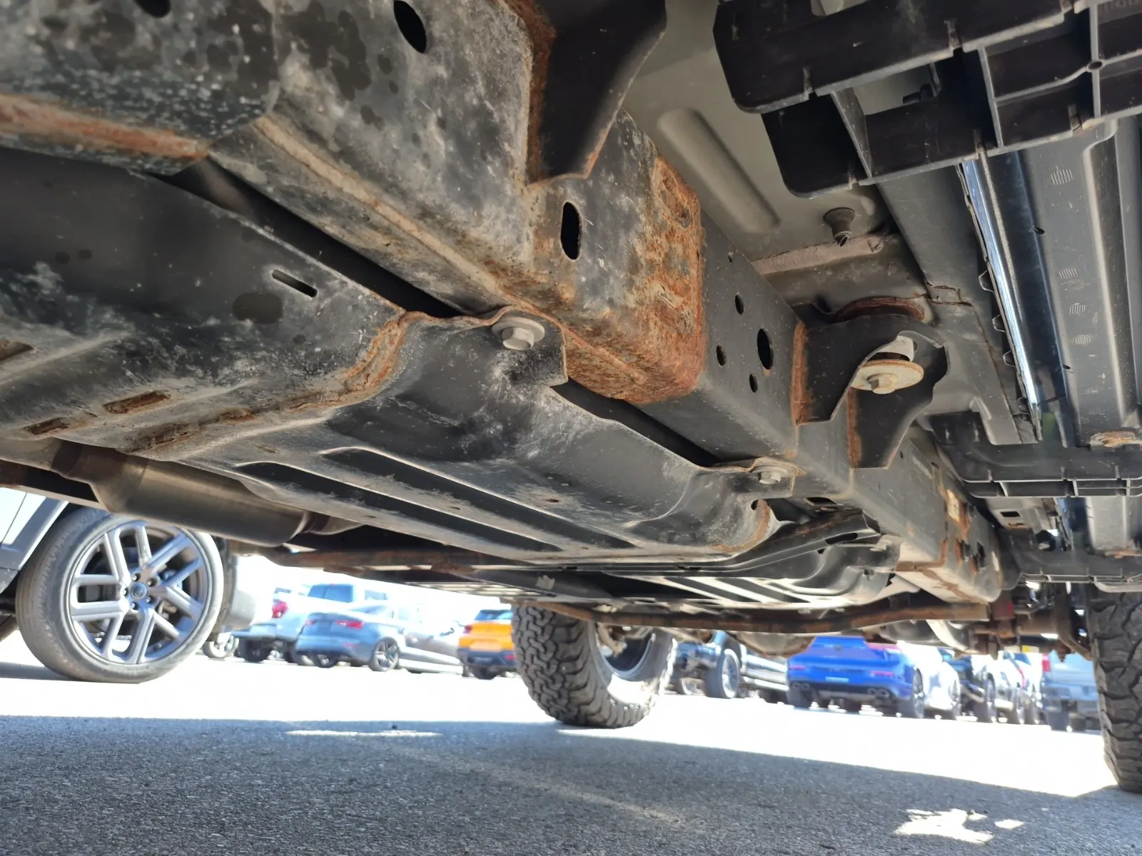 Undercarriage - Passenger Photo
