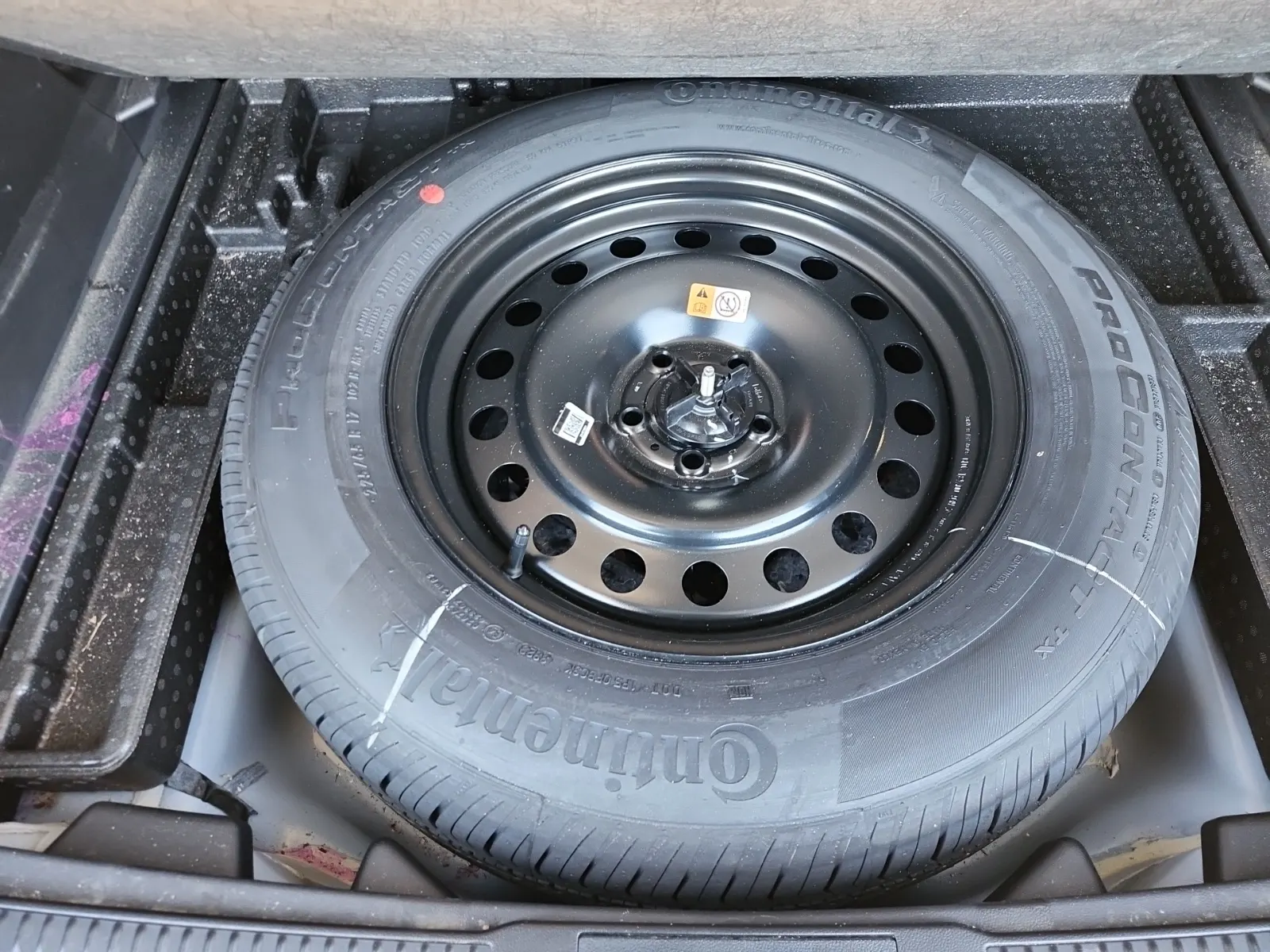 Spare Tire & Wheel Photo