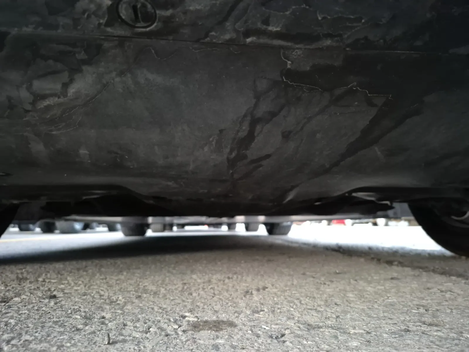 Undercarriage - Rear Photo