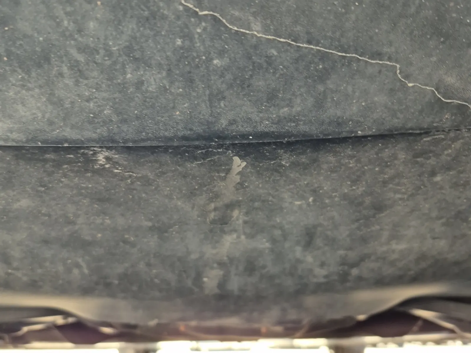 Undercarriage - Rear Photo