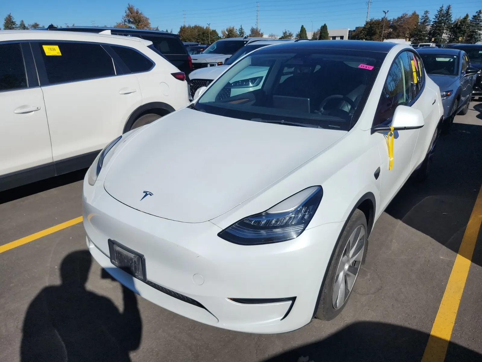 Front driver 3/4 photo