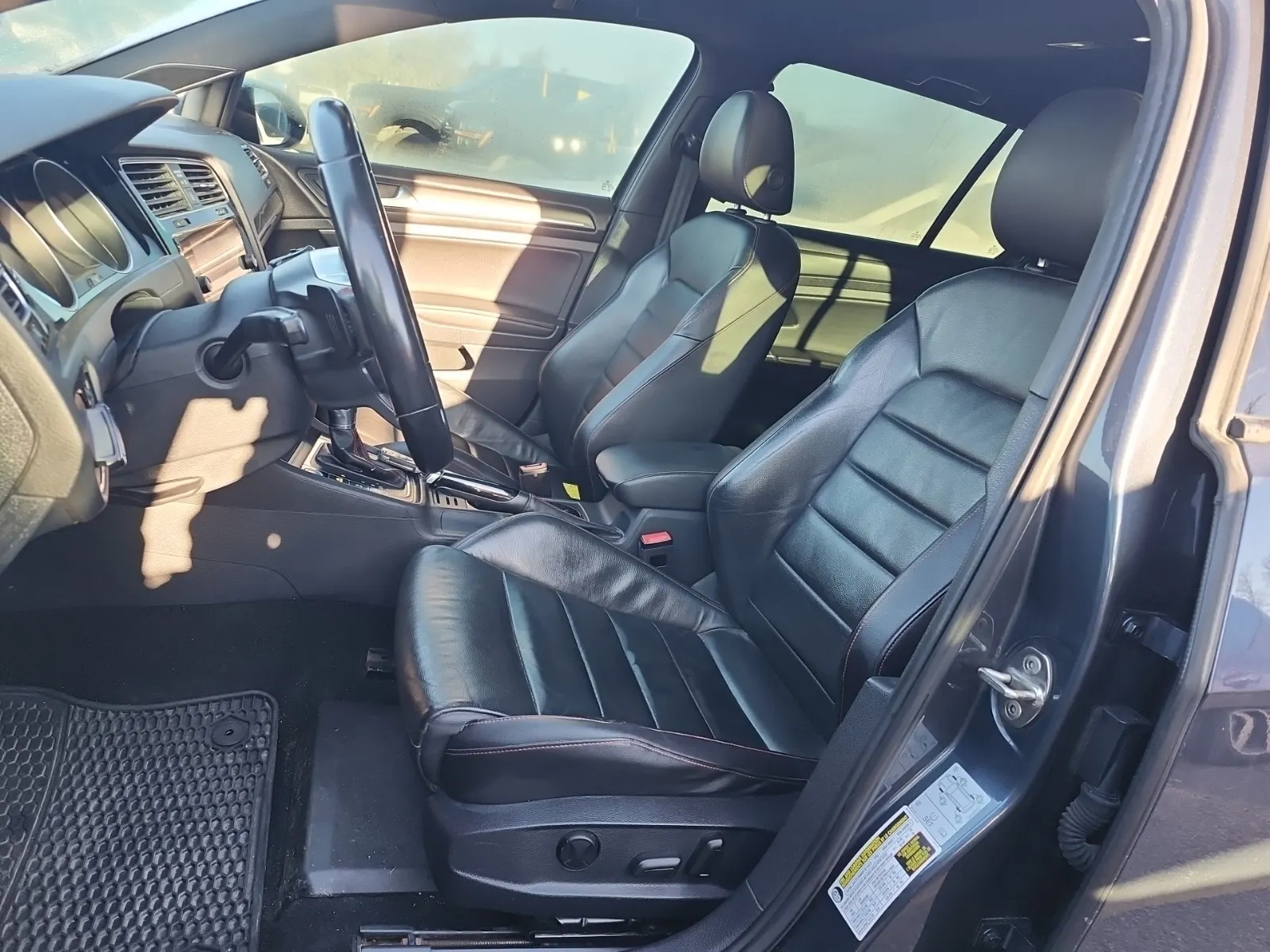Front Interior Photo
