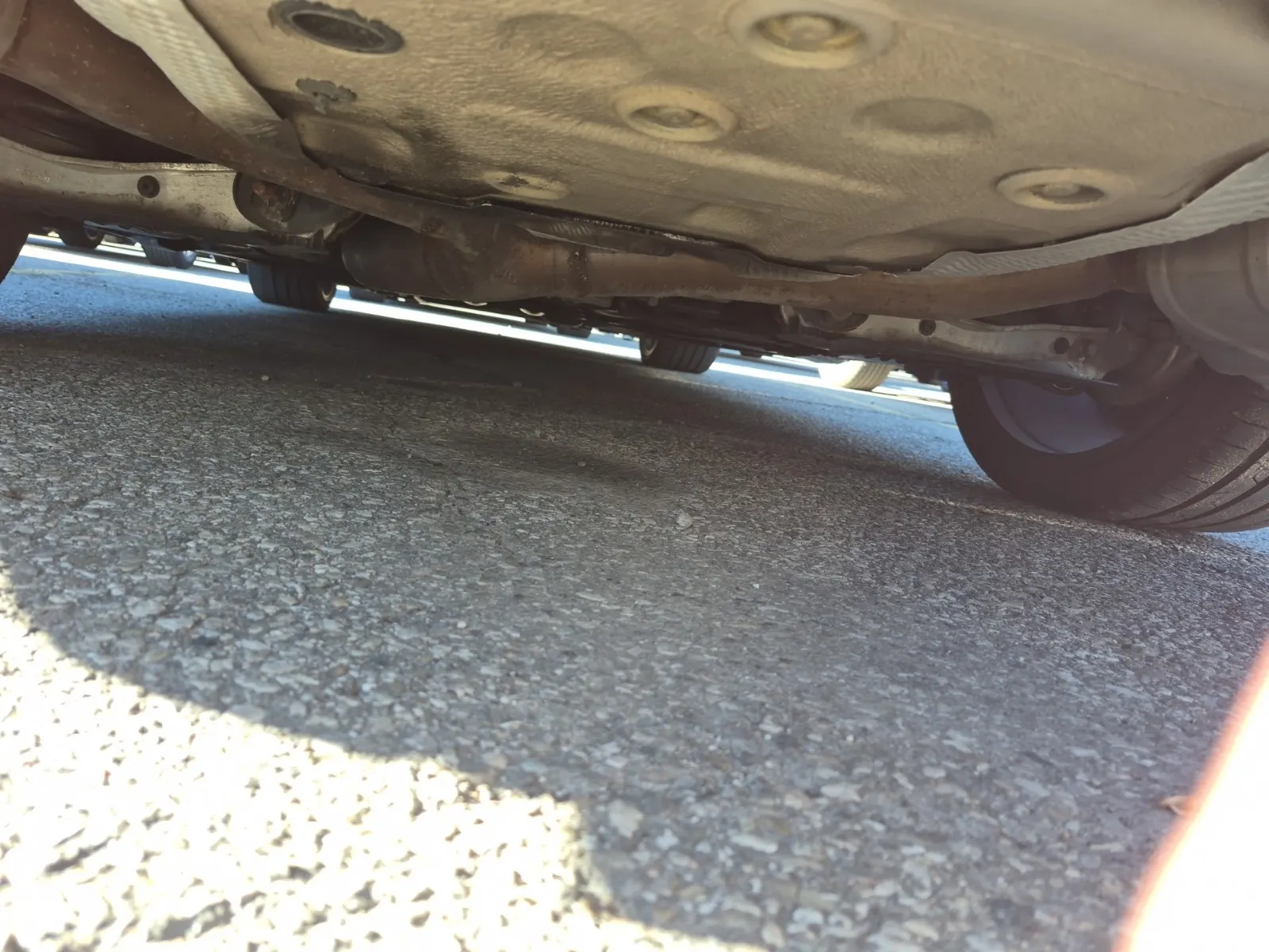 Undercarriage - Rear Photo