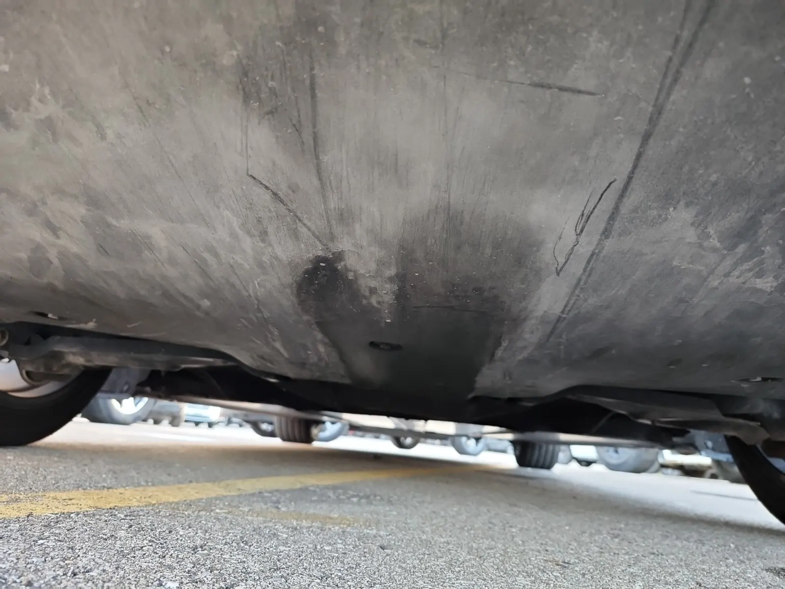 Undercarriage - Rear Photo
