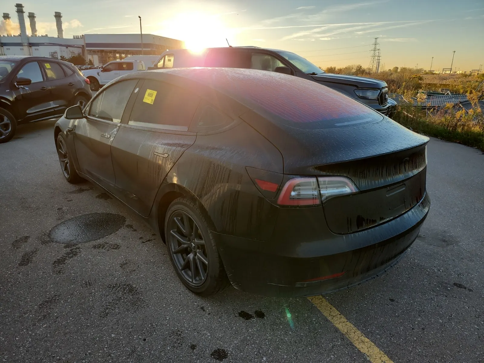 Driver Rear 3/4 Photo