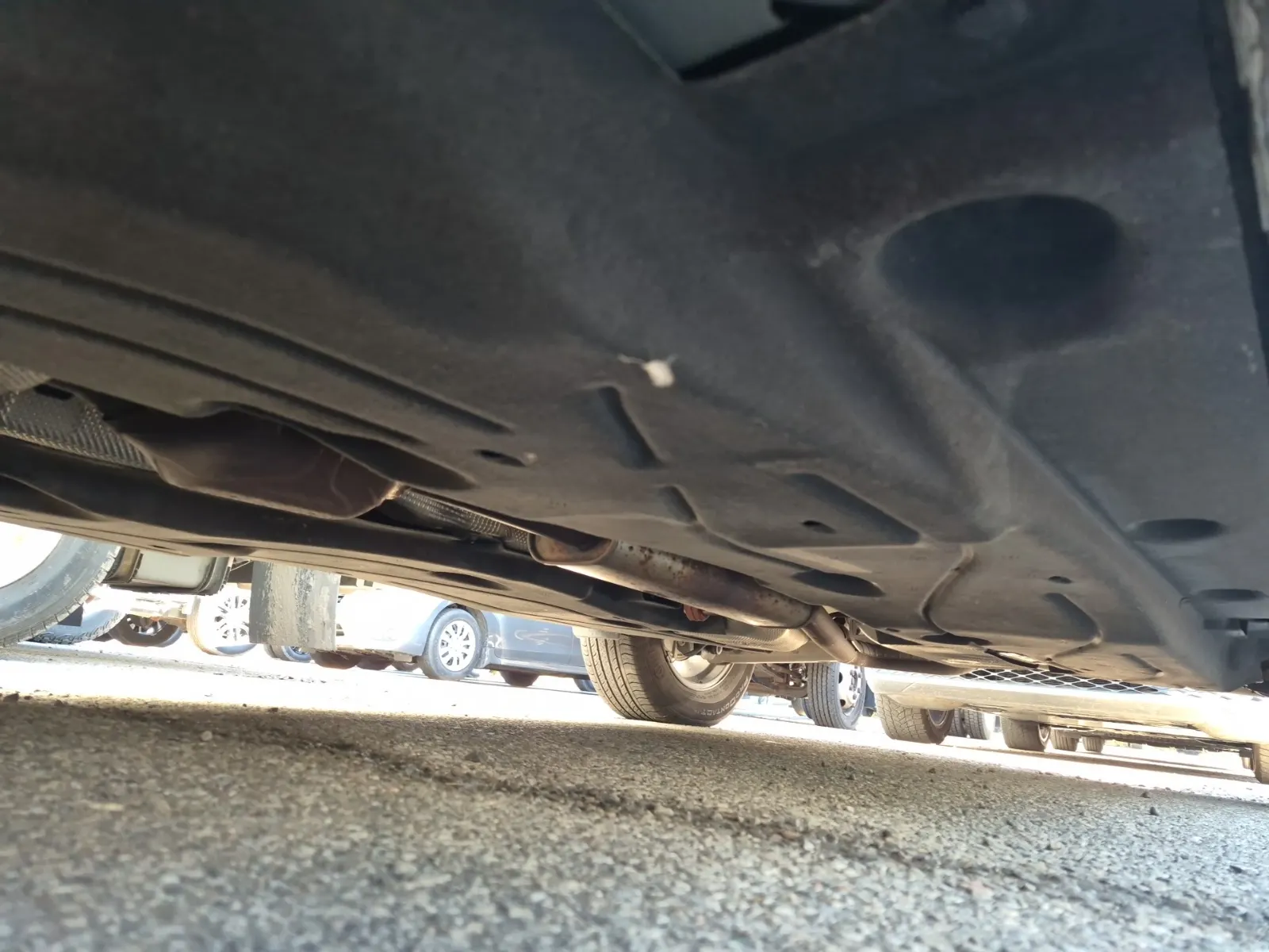 Undercarriage - Driver Photo