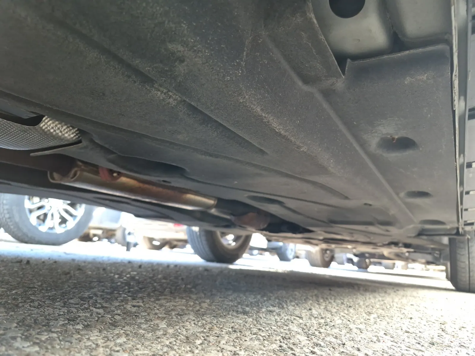 Undercarriage - Passenger Photo