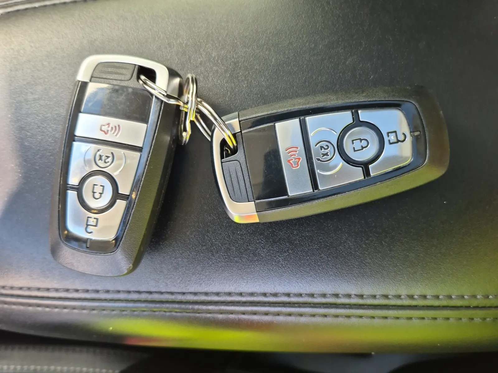 Keys/Fobs/Manual Photo