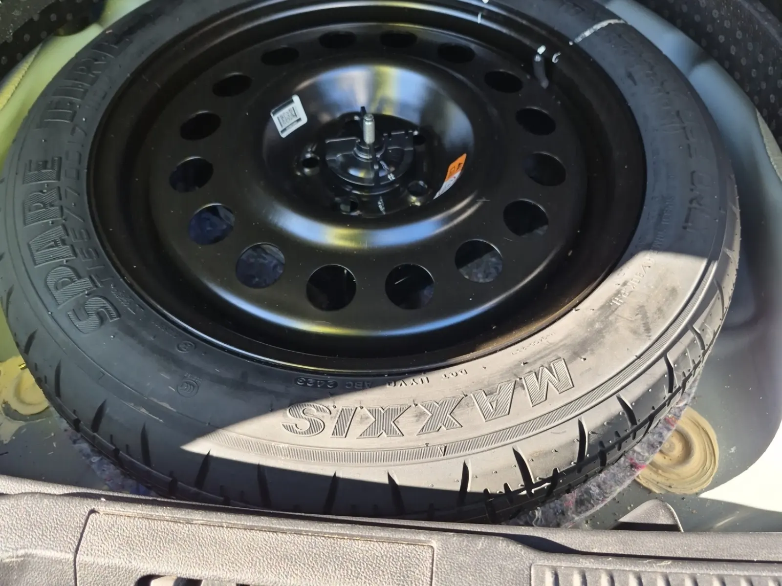 Spare Tire & Wheel Photo