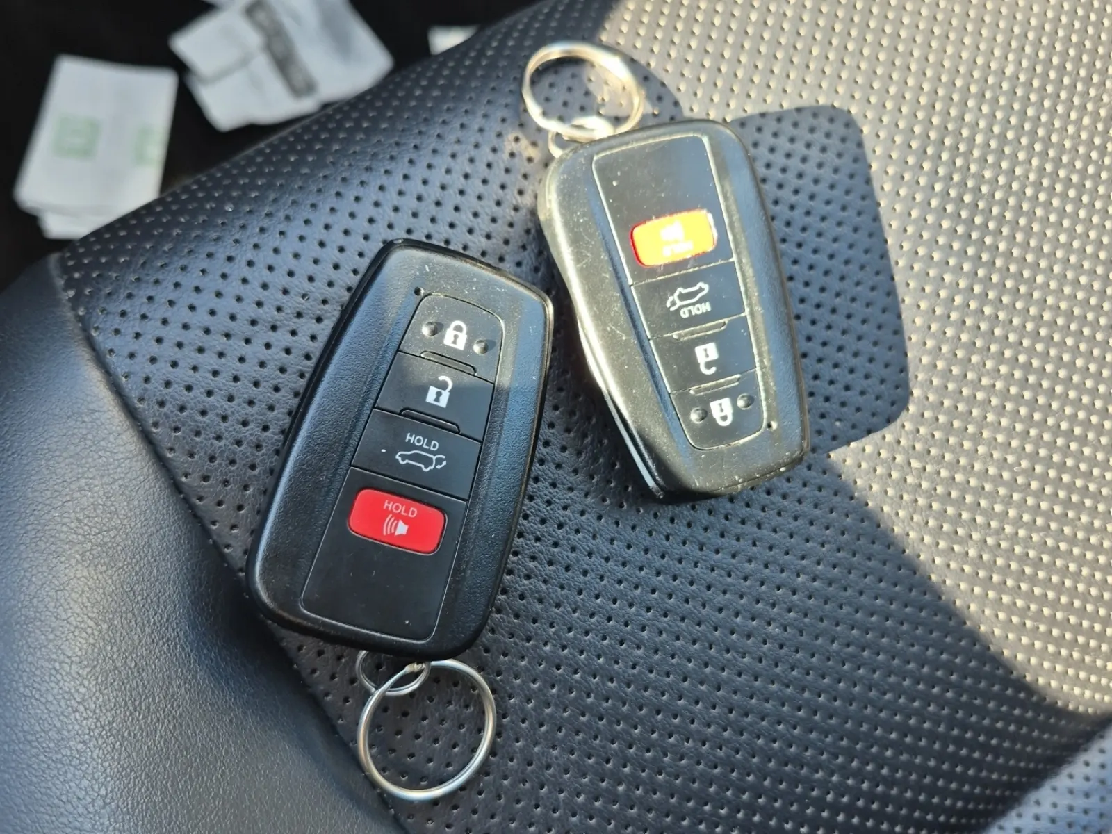 Keys/Fobs/Manual Photo