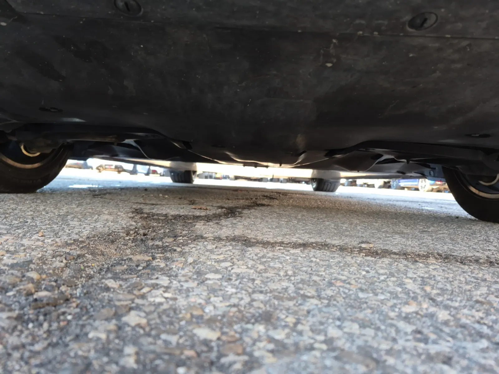 Undercarriage - Rear Photo