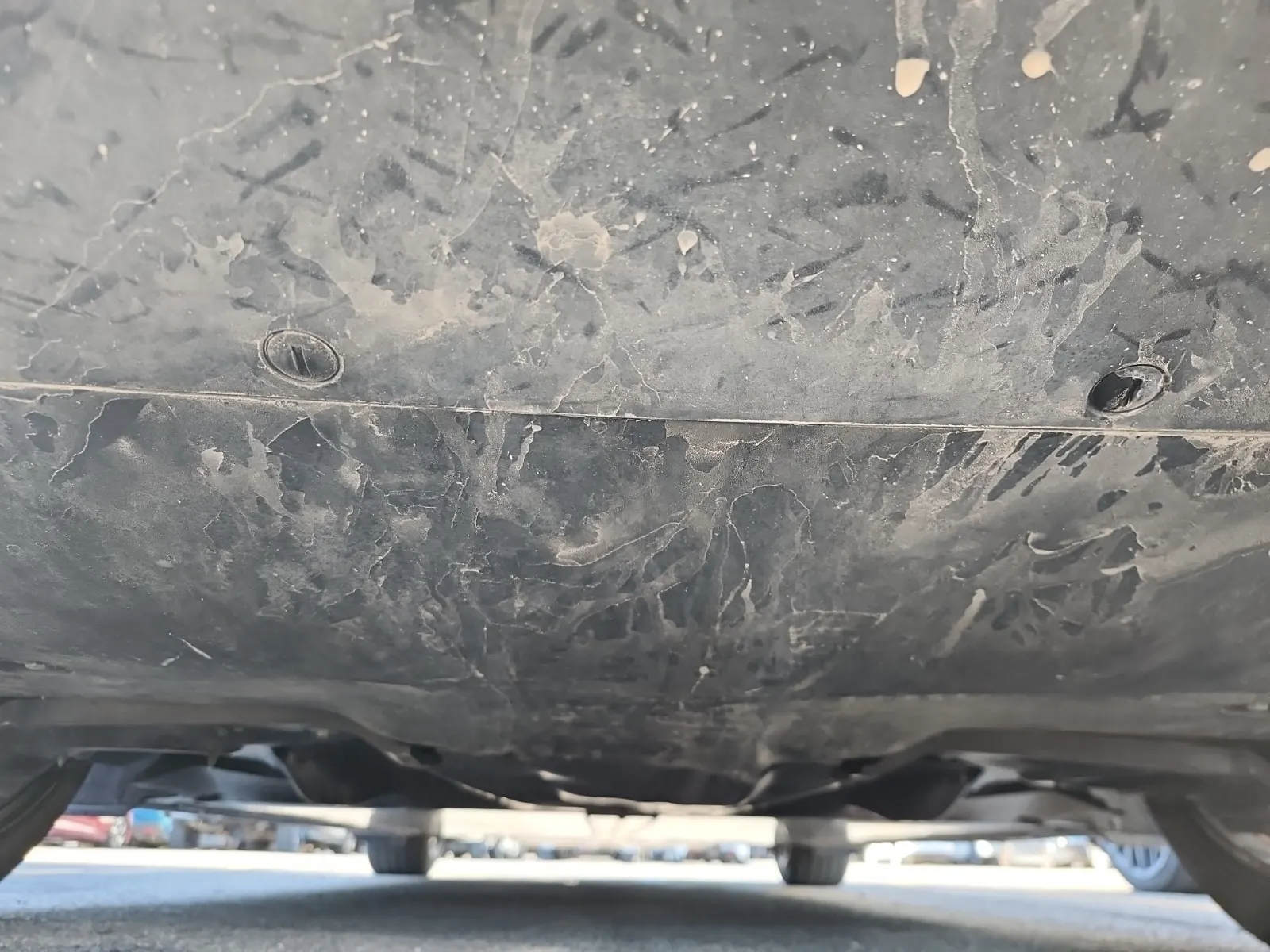 Undercarriage - Rear Photo