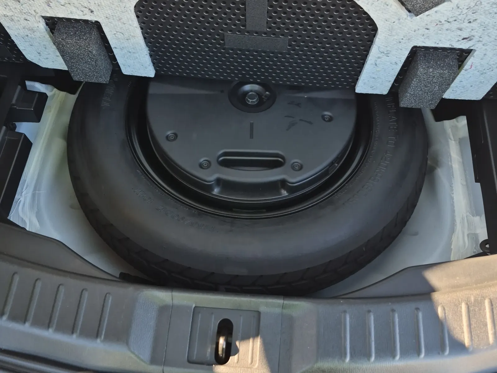 Spare Tire & Wheel Photo