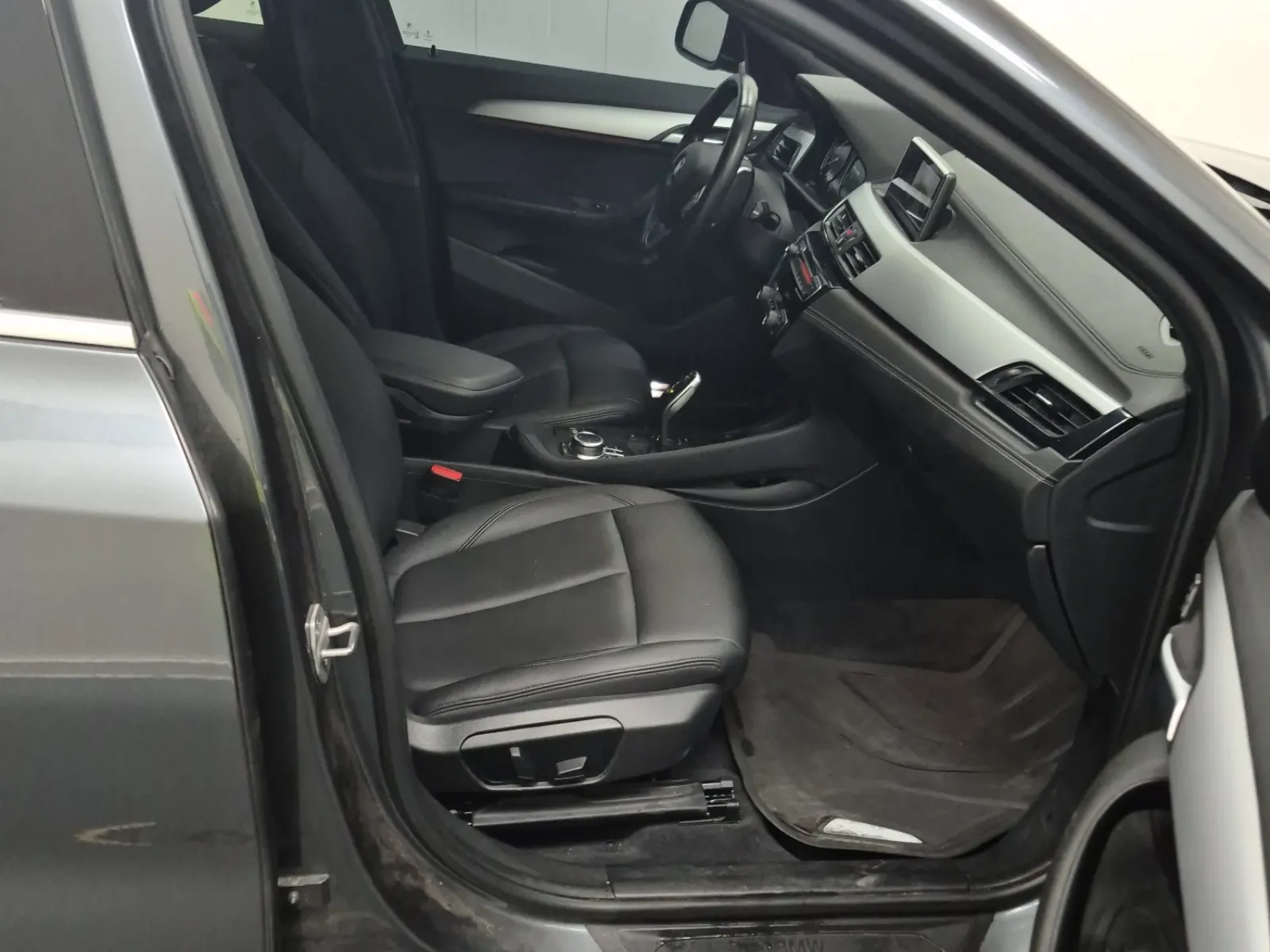 Right Side Interior Photo