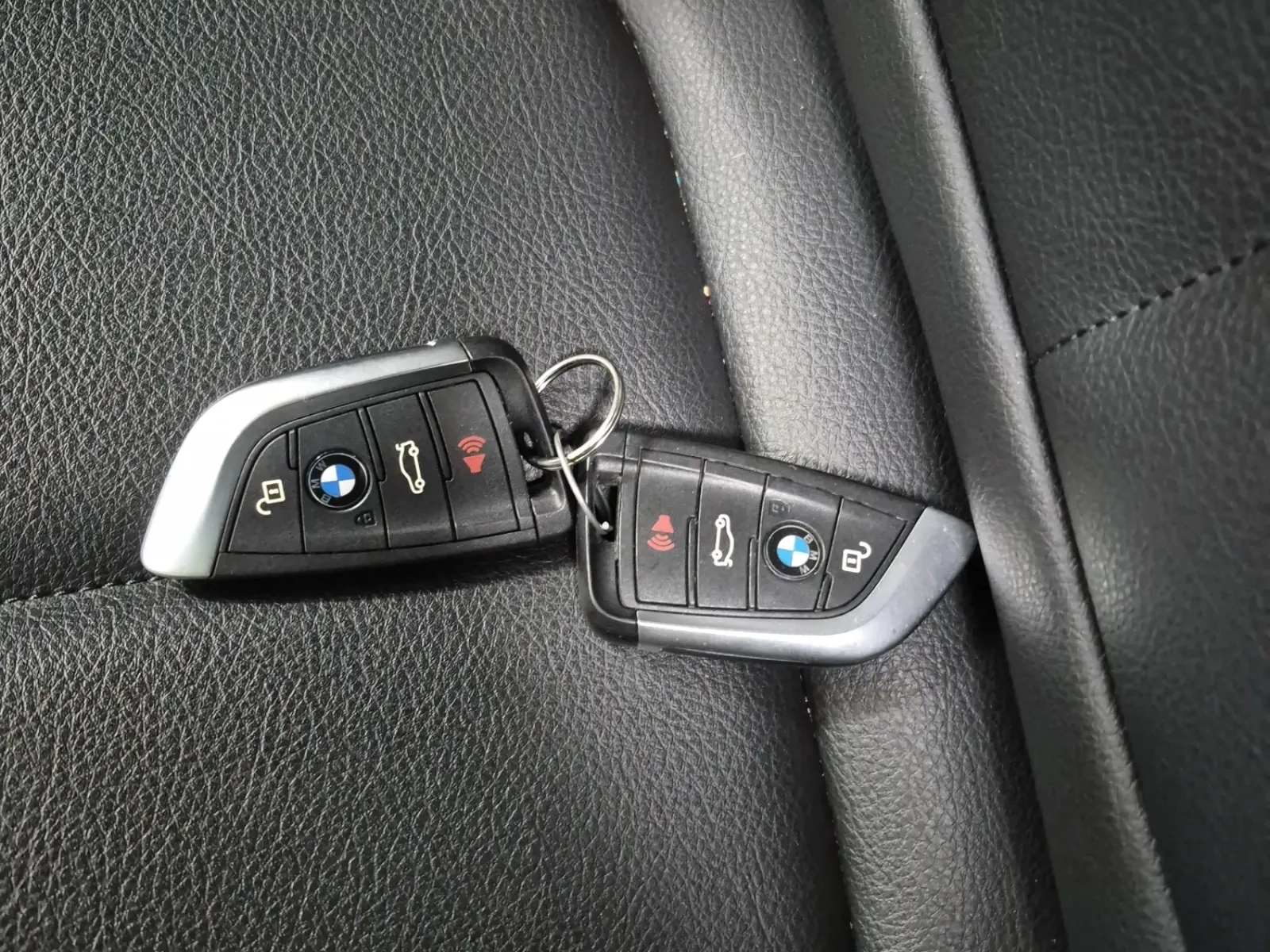 Keys/Fobs/Manual Photo