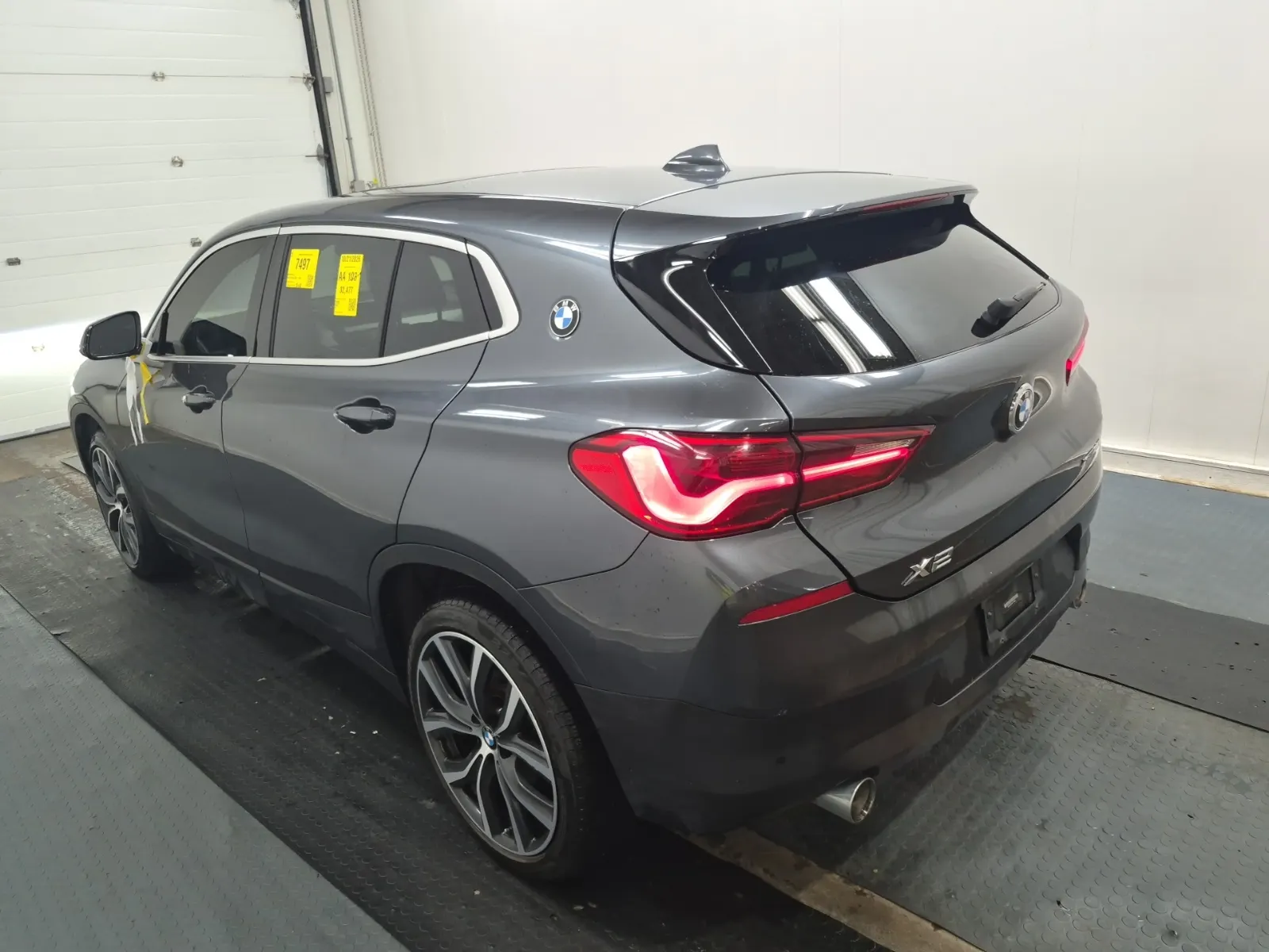 Driver Rear 3/4 Photo