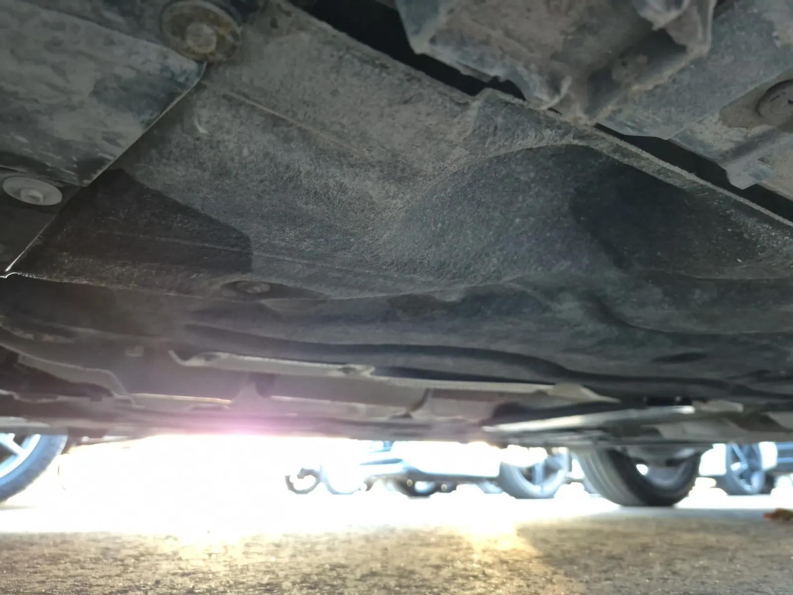 Undercarriage - Driver Photo