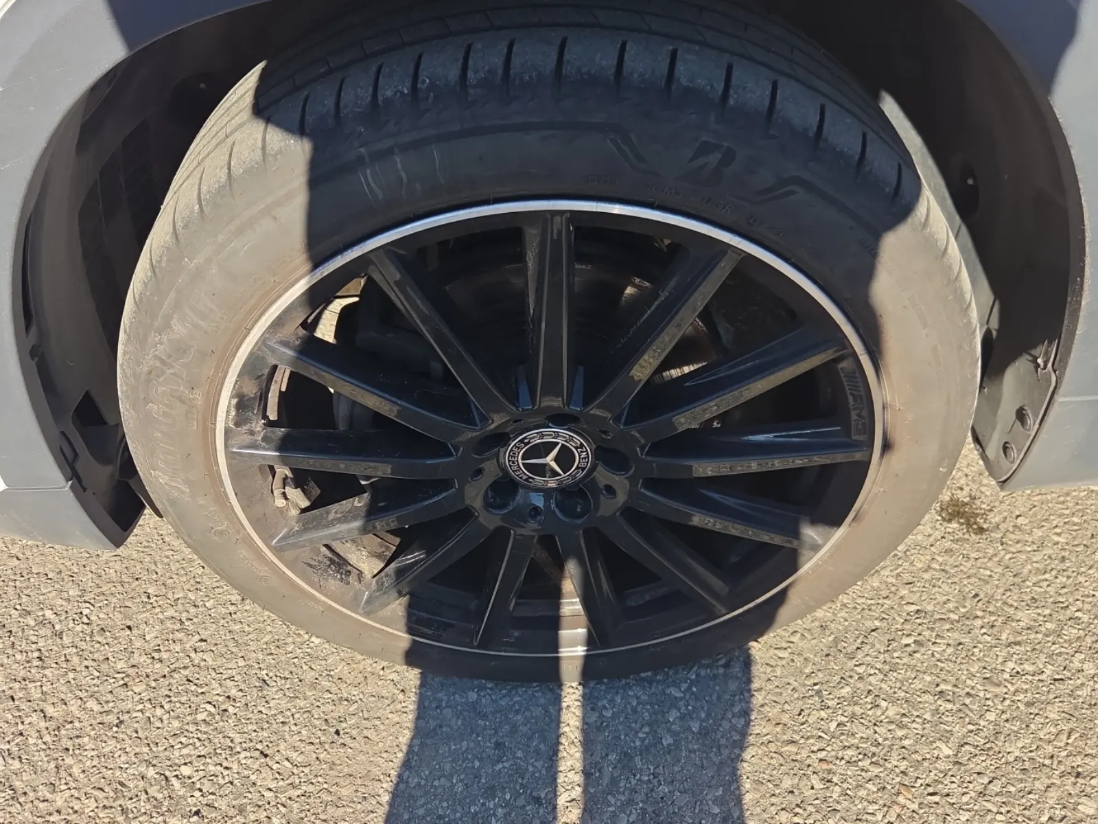 Front driver wheel/tire photo