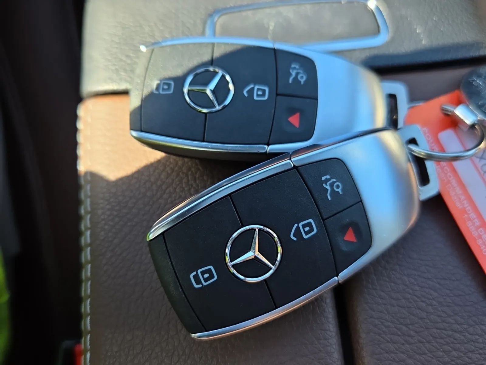 Keys/Fobs/Manual Photo