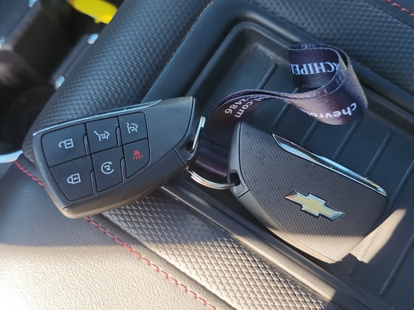 Keys/Fobs/Manual Photo