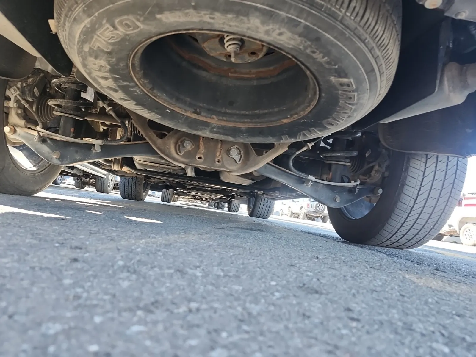 Undercarriage - Rear Photo