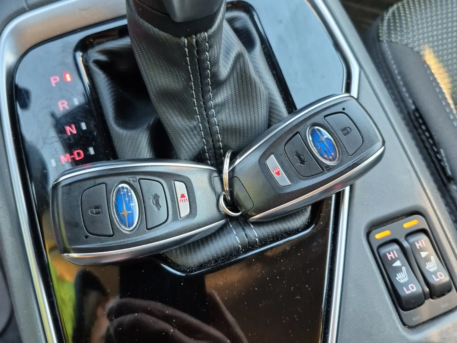 Keys/Fobs/Manual Photo