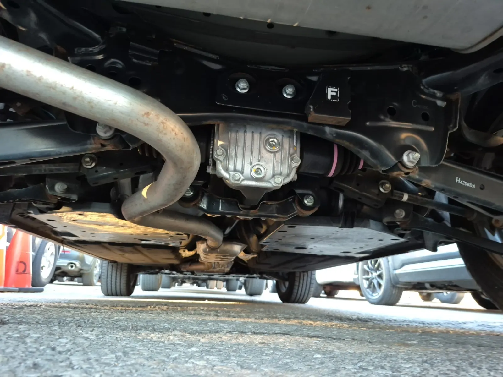 Undercarriage - Rear Photo