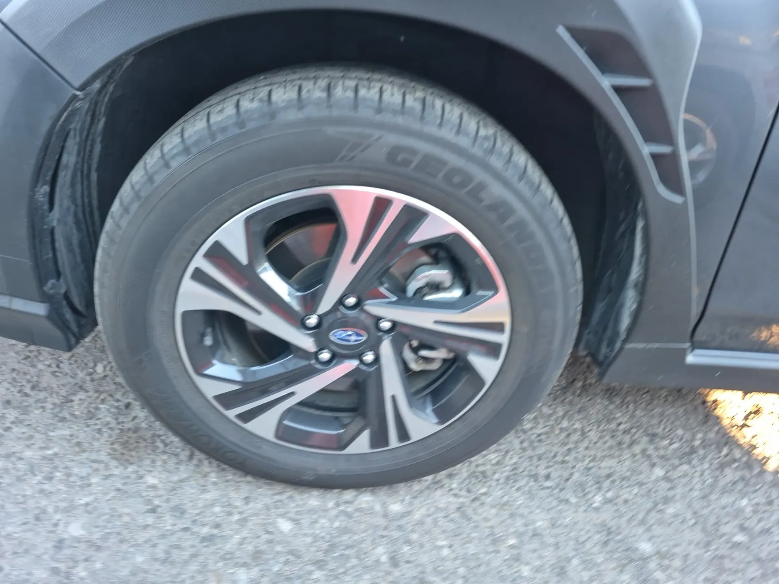 Front driver wheel/tire photo