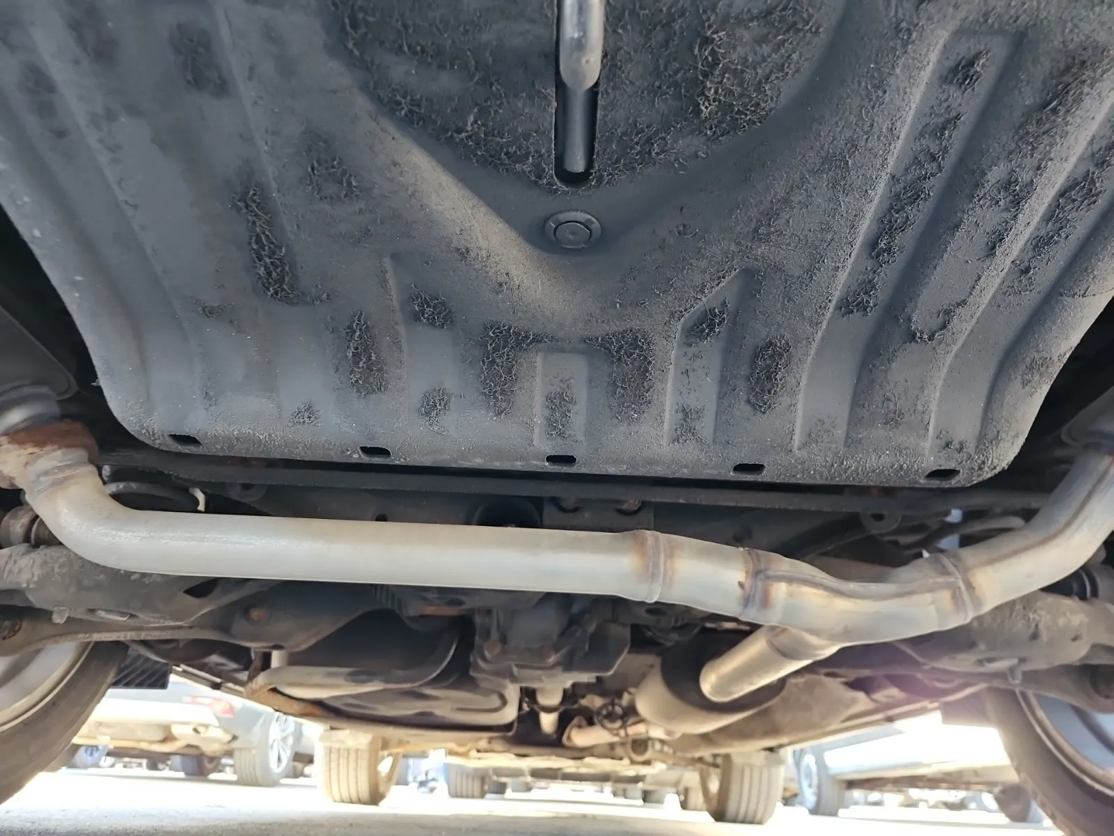Undercarriage - Rear Photo
