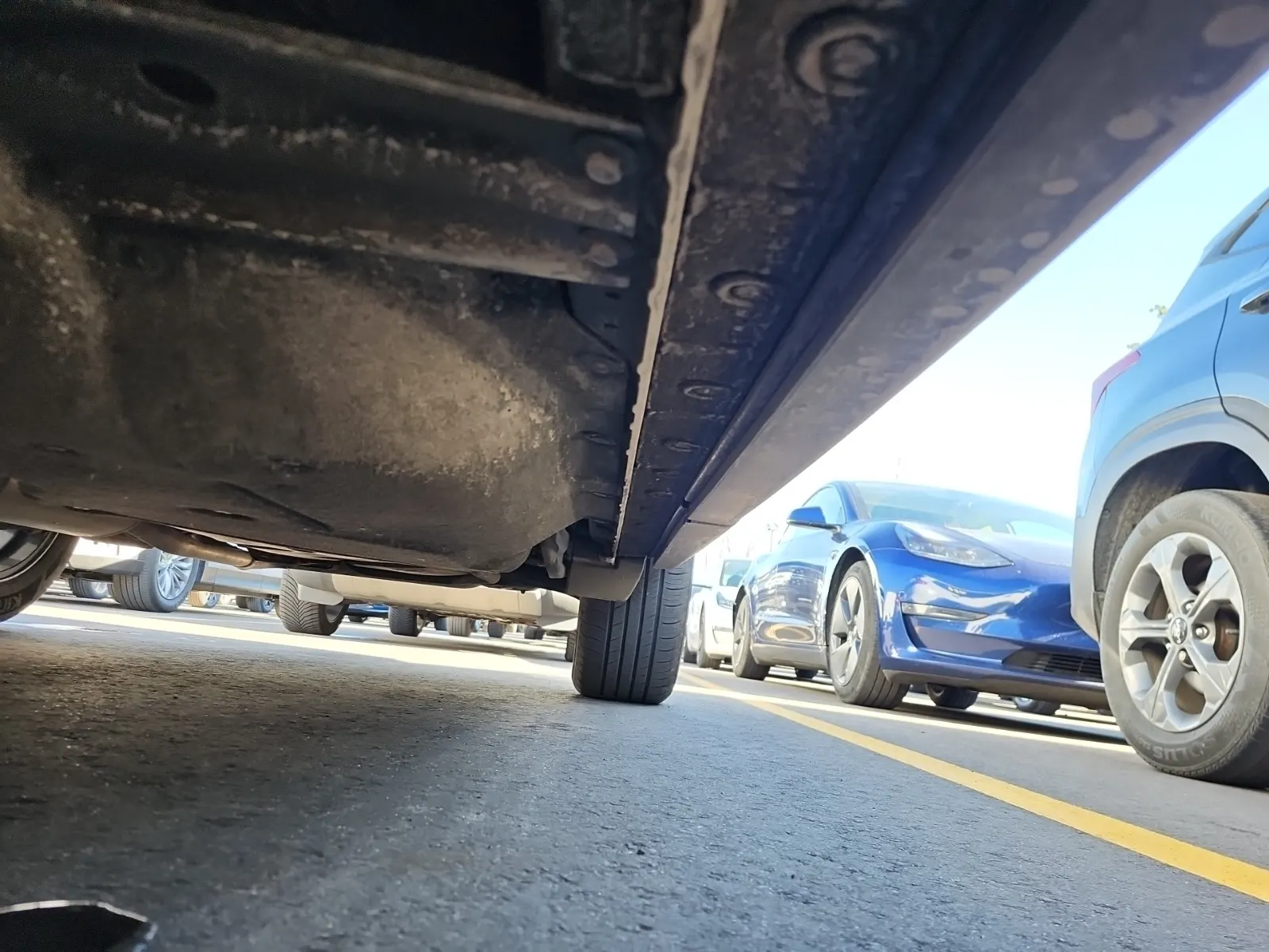 Undercarriage - Driver Photo