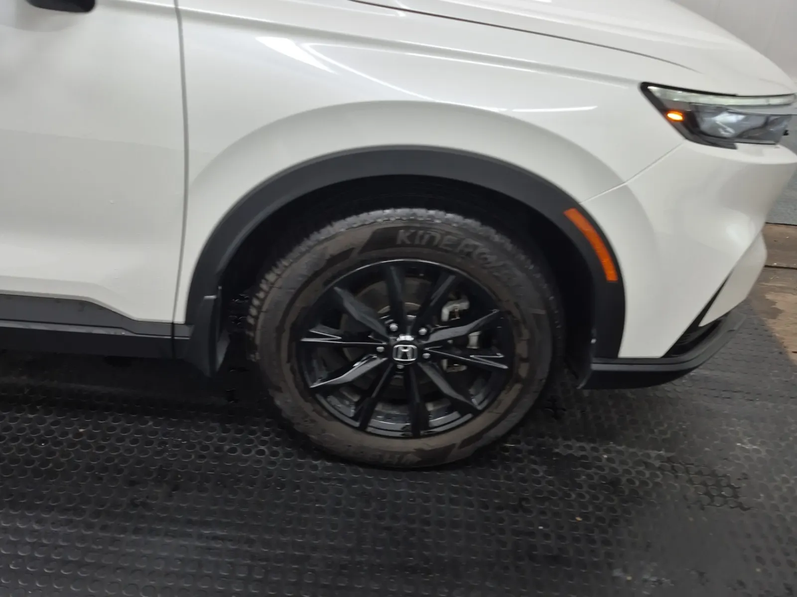 Right Front Wheel/Tire Photo