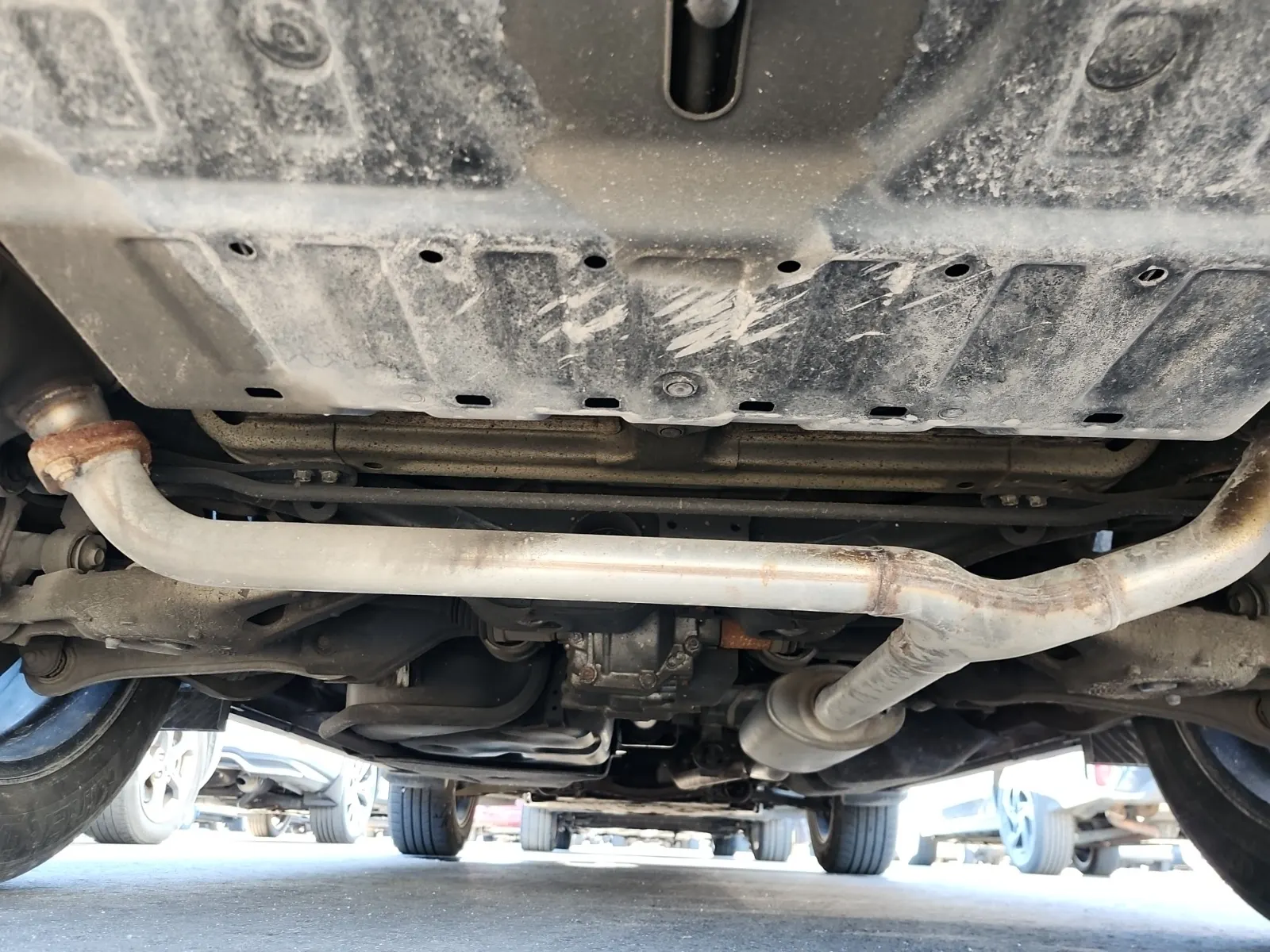Undercarriage - Rear Photo