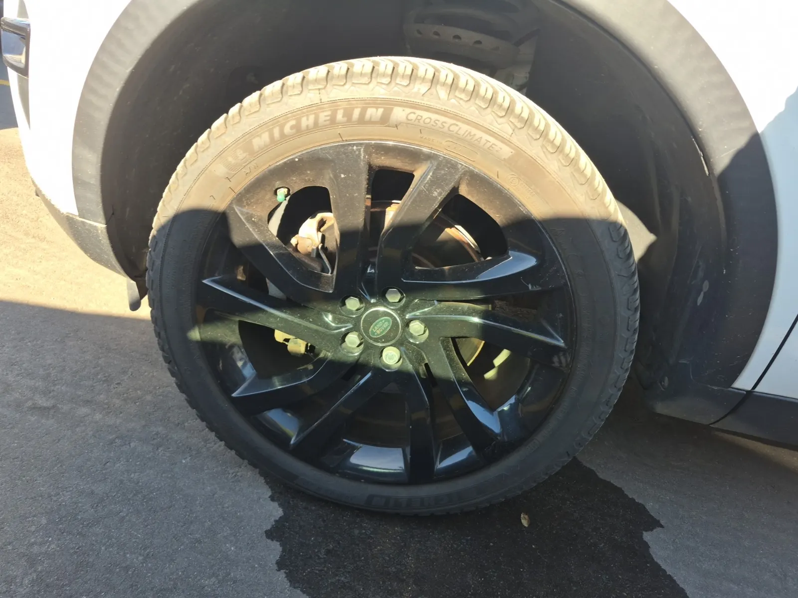Front driver wheel/tire photo