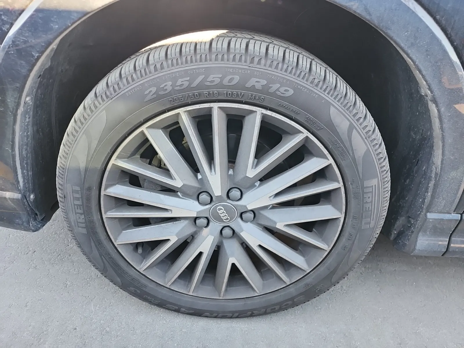 Front driver wheel/tire photo