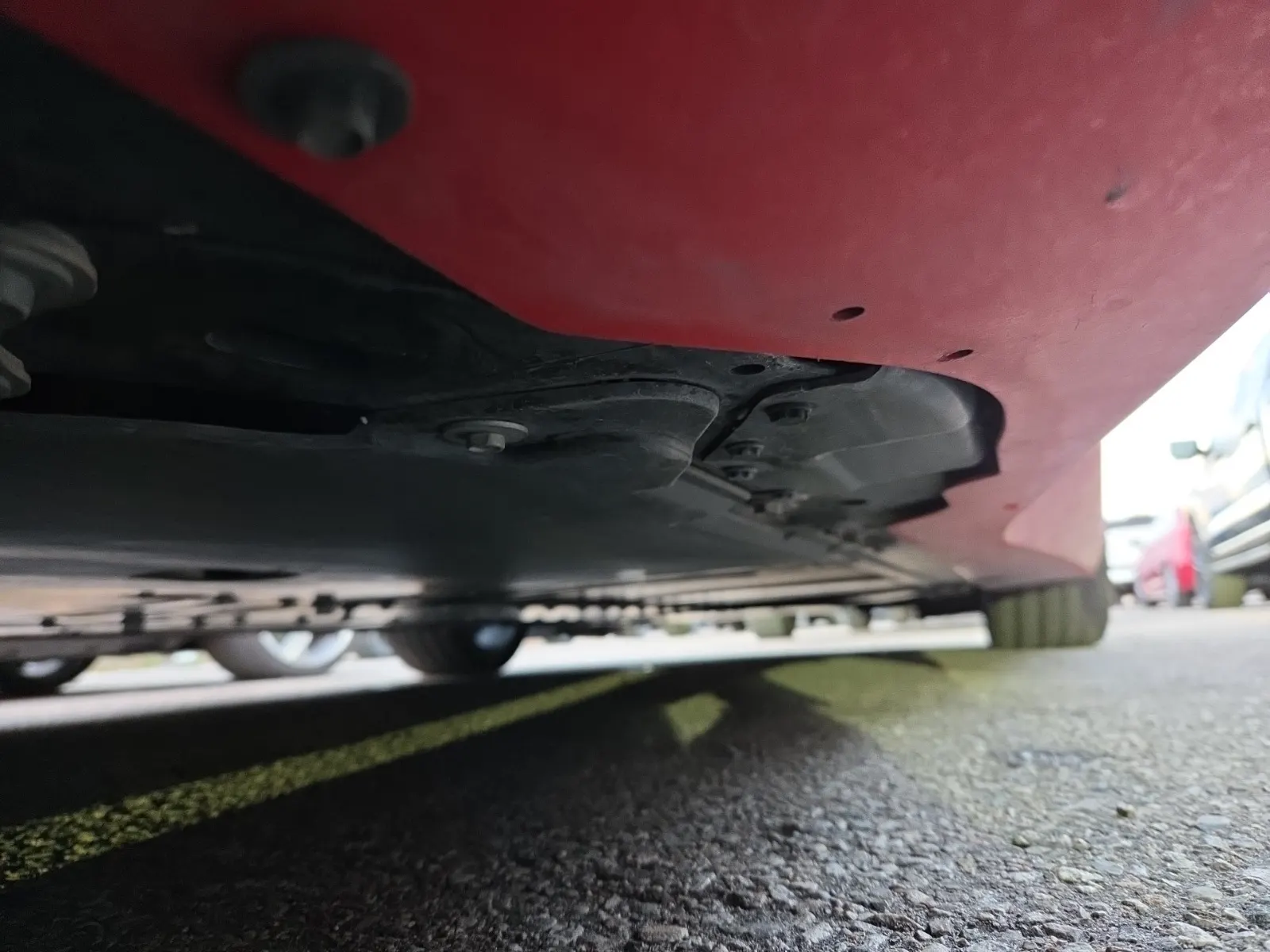 Undercarriage - Passenger Photo