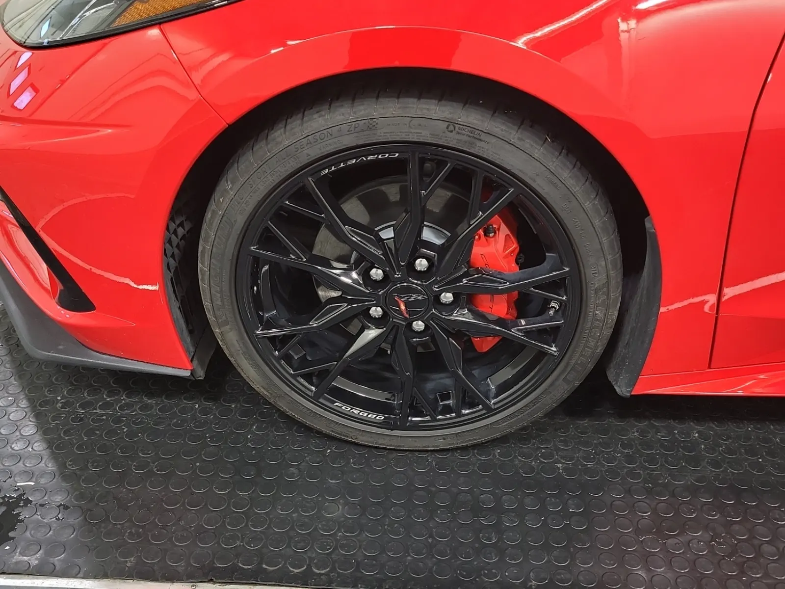 Front driver wheel/tire photo