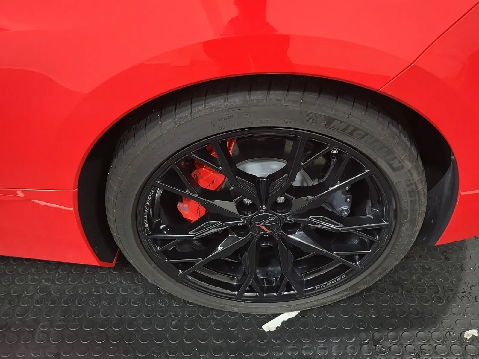 Left Rear Wheel/Tire Photo