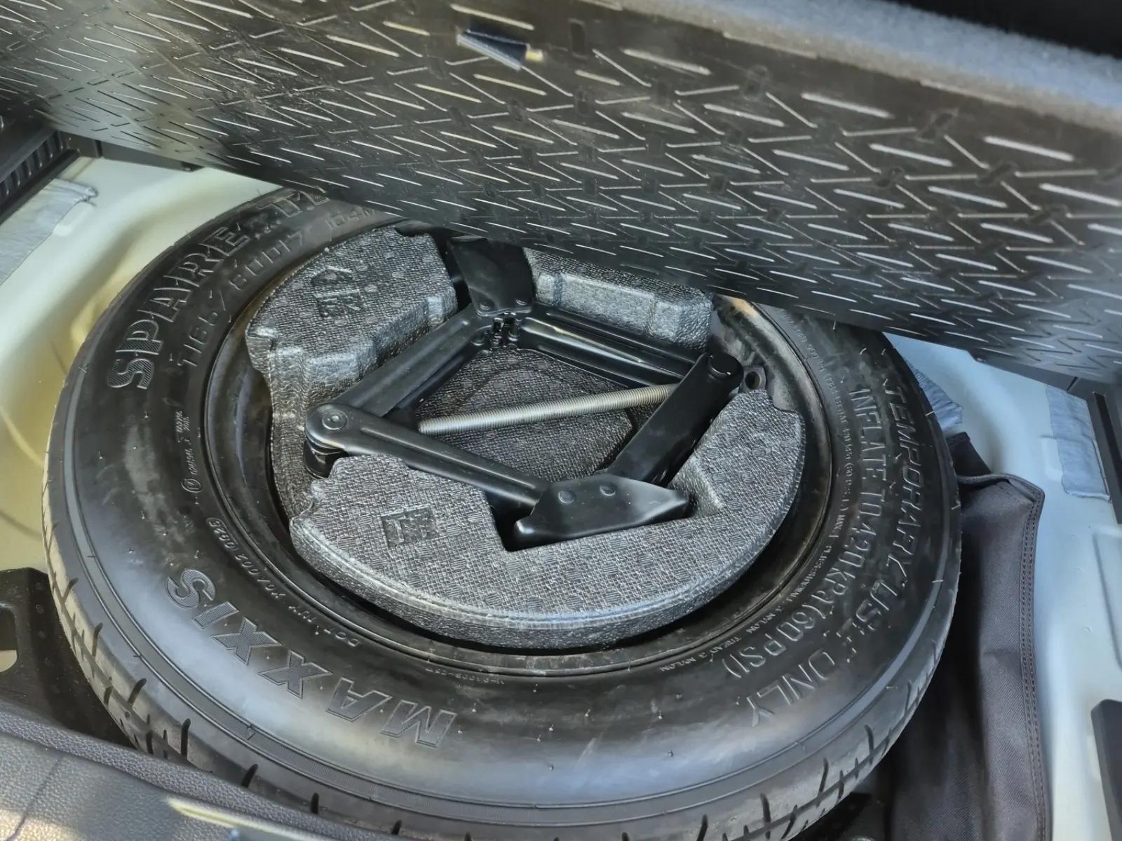 Spare Tire & Wheel Photo