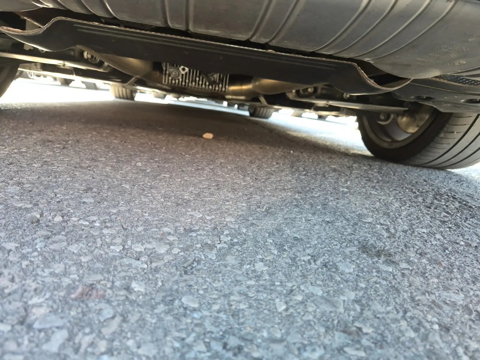 Undercarriage - Rear Photo