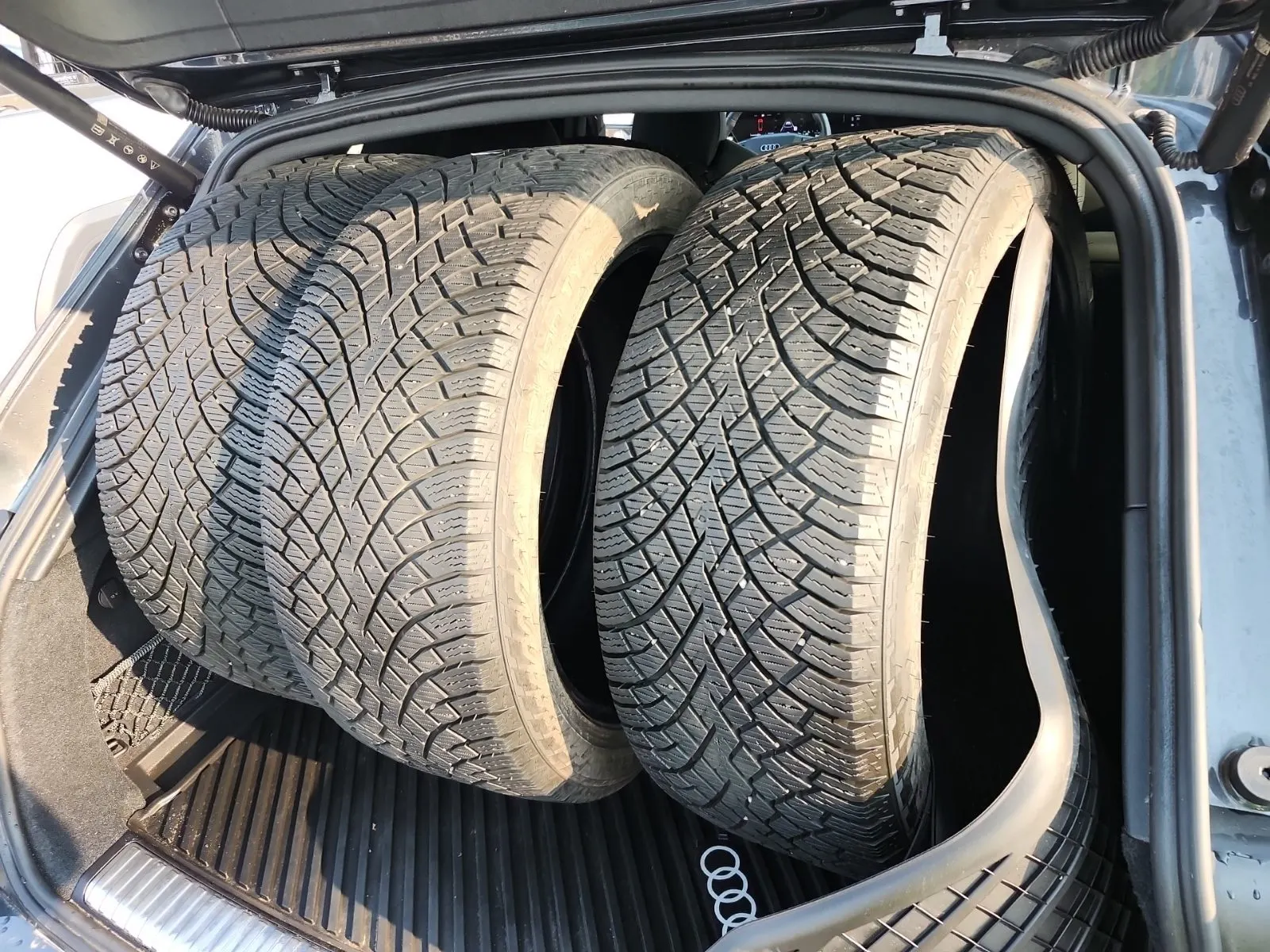 Extra Photo 6
