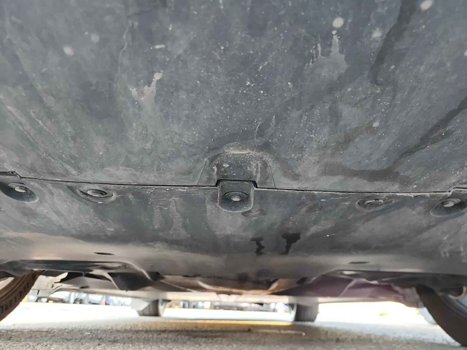 Undercarriage - Rear Photo