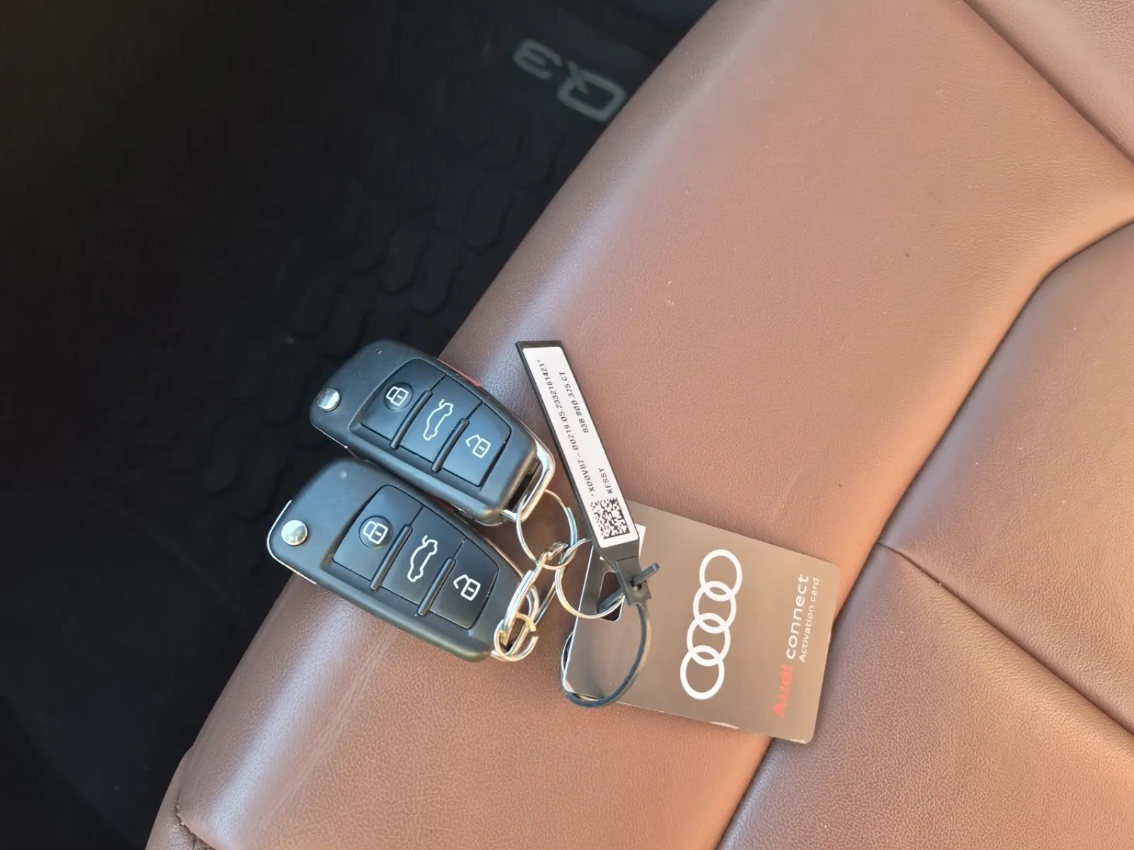 Keys/Fobs/Manual Photo