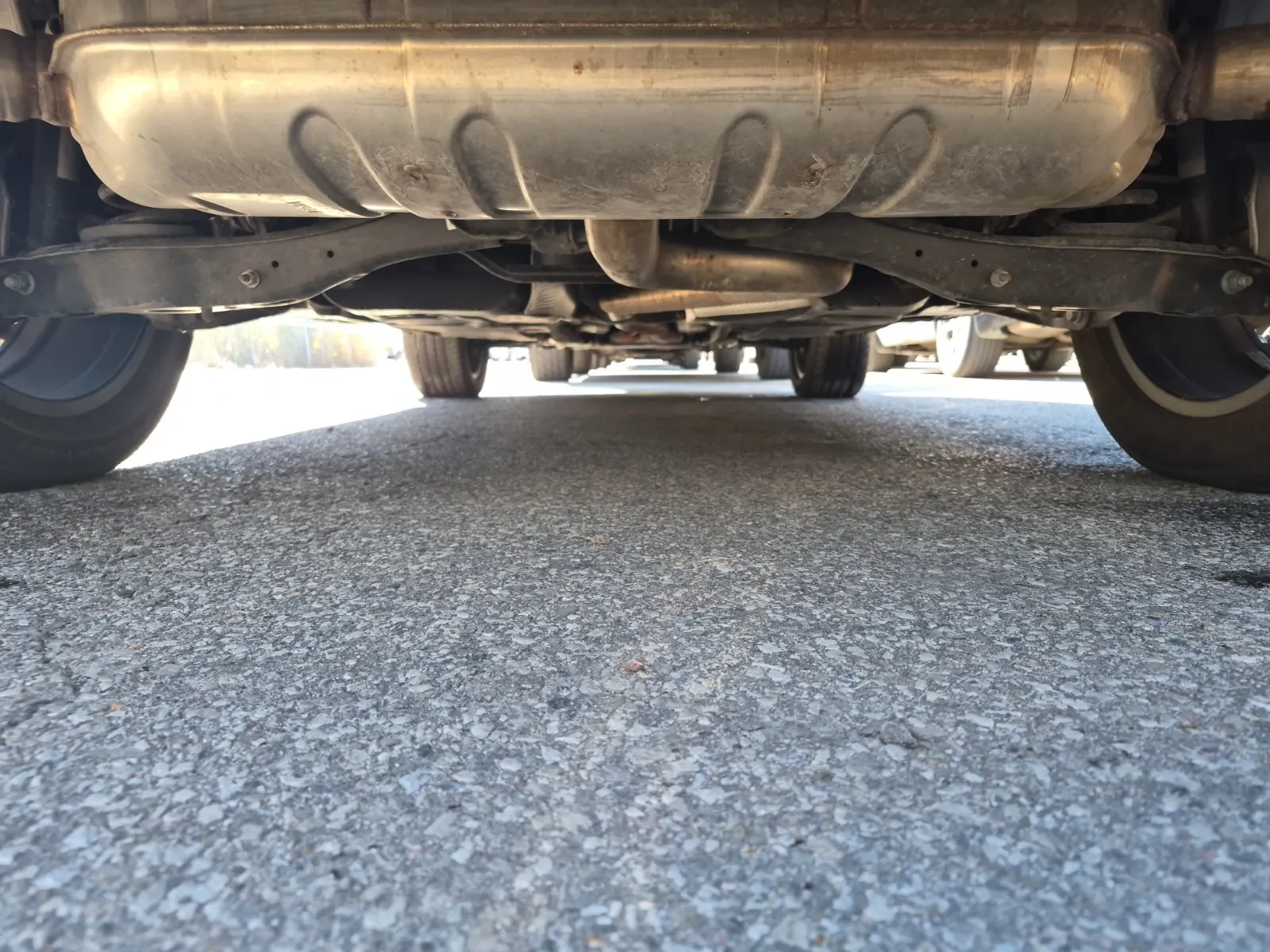 Undercarriage - Rear Photo