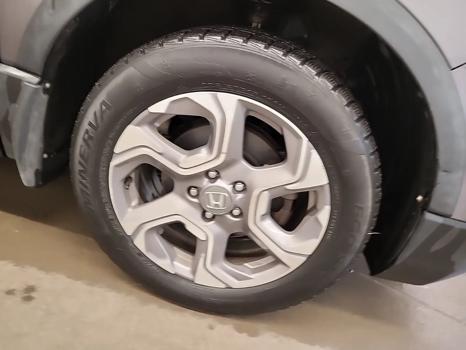 Right Front Wheel/Tire Photo