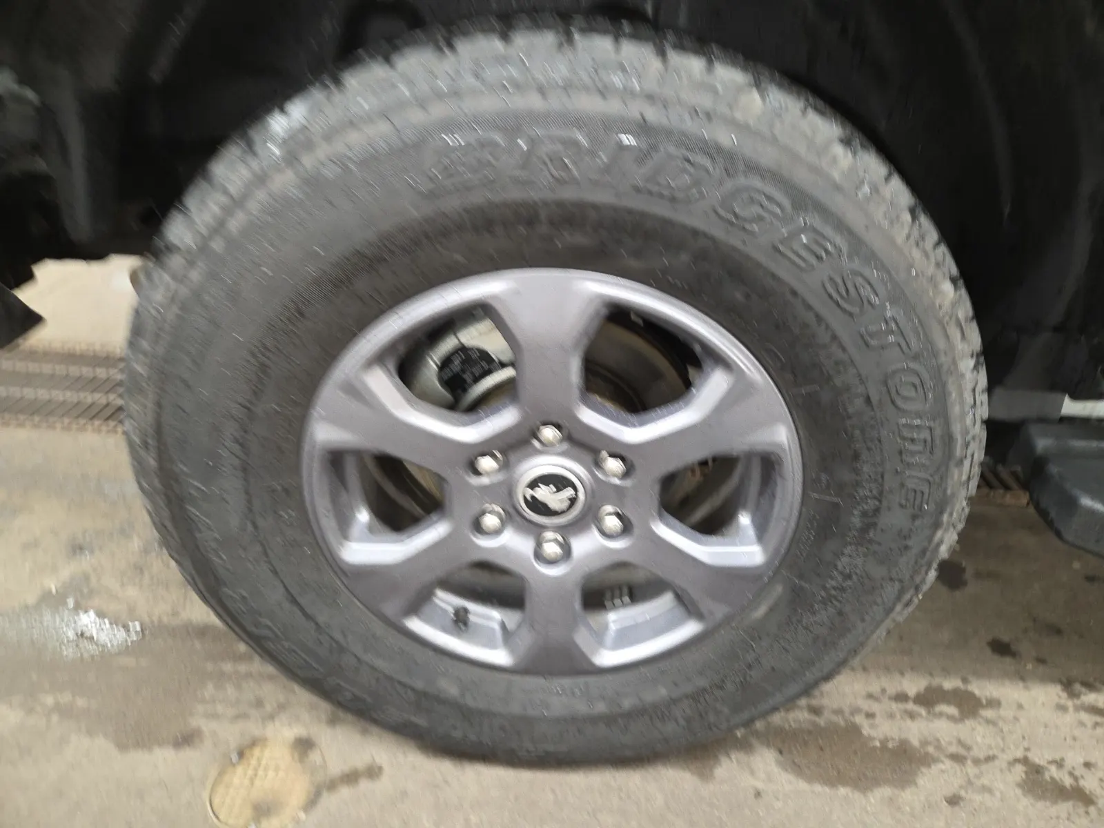 Right Rear Wheel/Tire Photo